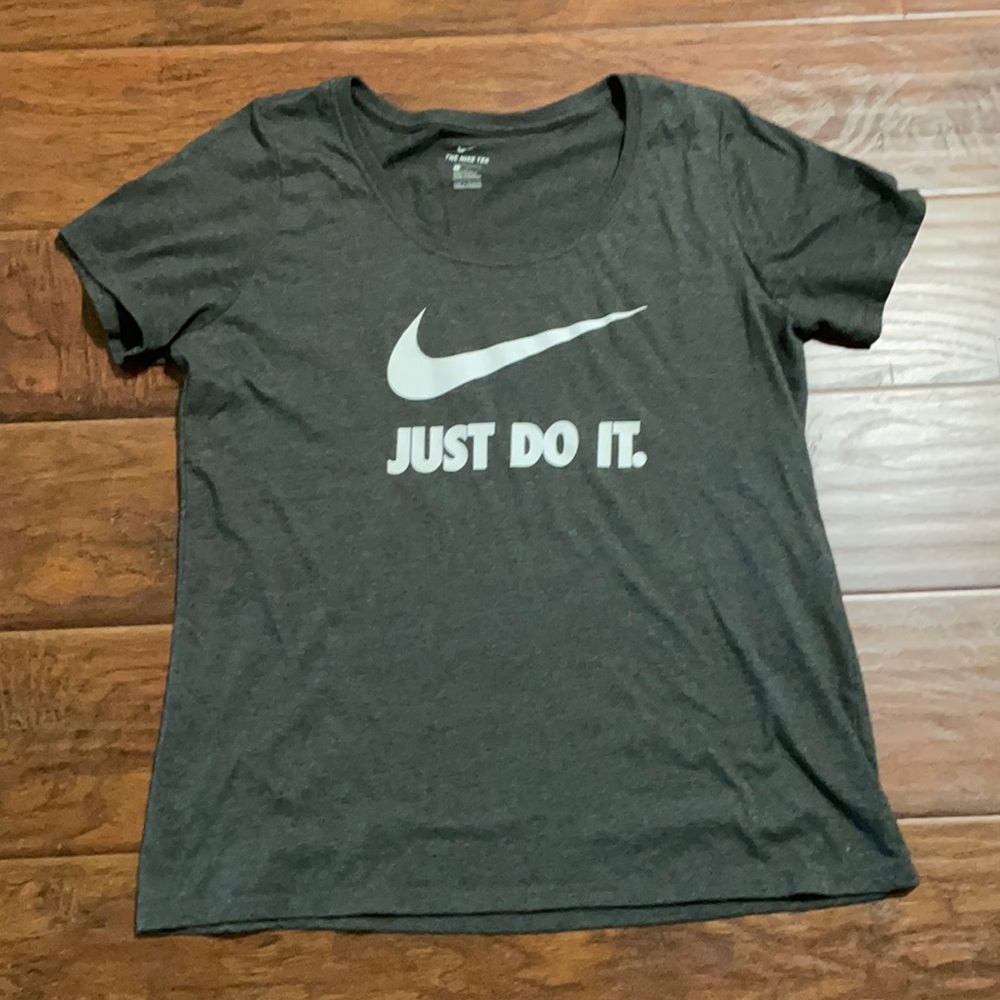 Nike T shirt large